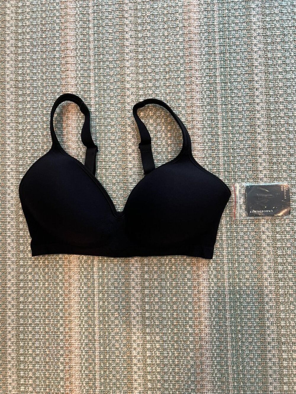 Underoutfit Perfect Neckline Bra size L